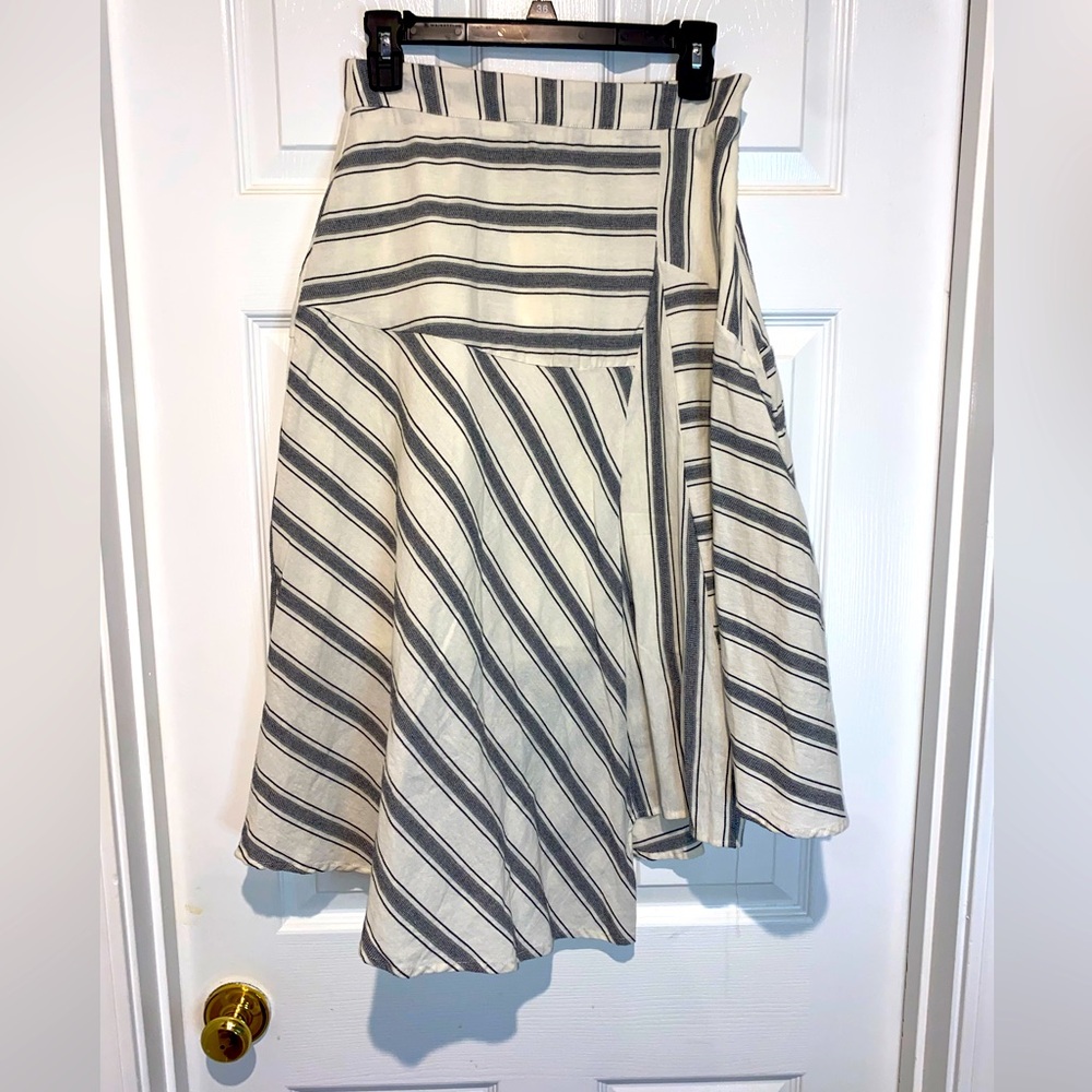 Who What Wear Skirt. Size 4. NWT